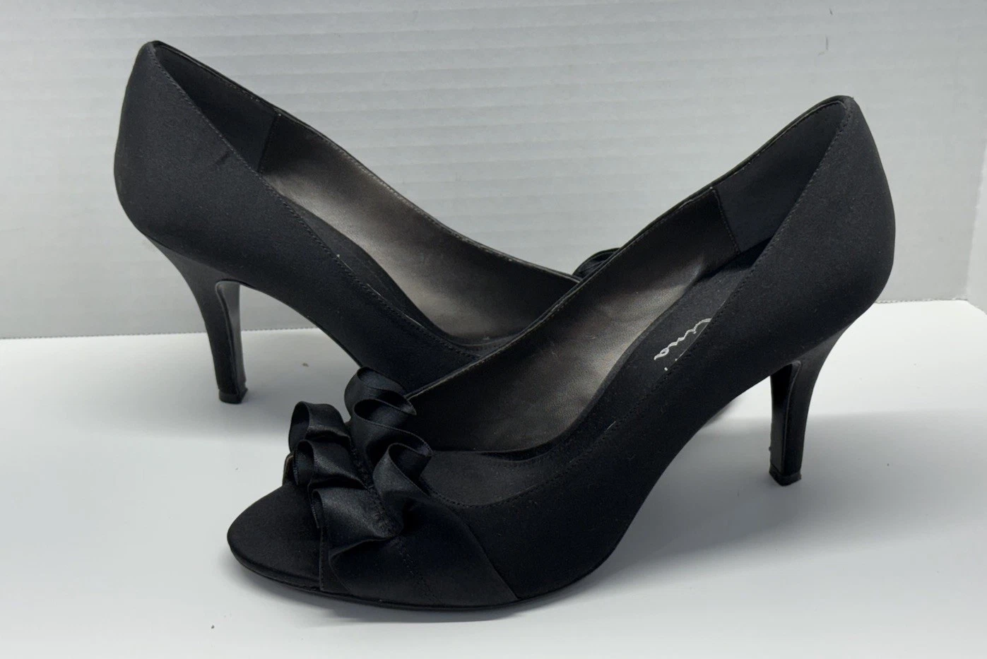 THE TOUCH OF NINA 女式高跟鞋 8.5 米黑色露趾荷叶边晚间婚礼-
