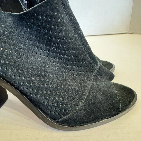 Gianni Bini 黑色 Hadwin 皮革麂皮绒穿孔露趾高跟鞋 7.5 M 码-