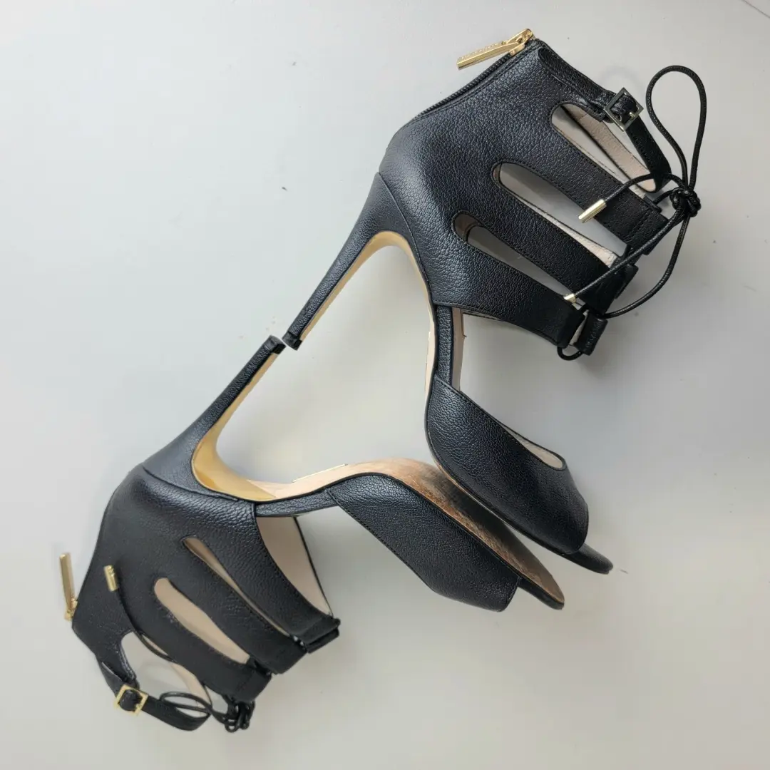 Louise et Cie Lo-Janell 黑色鹅卵石皮革细高跟鞋 3.75 英寸 - 6.5 米-