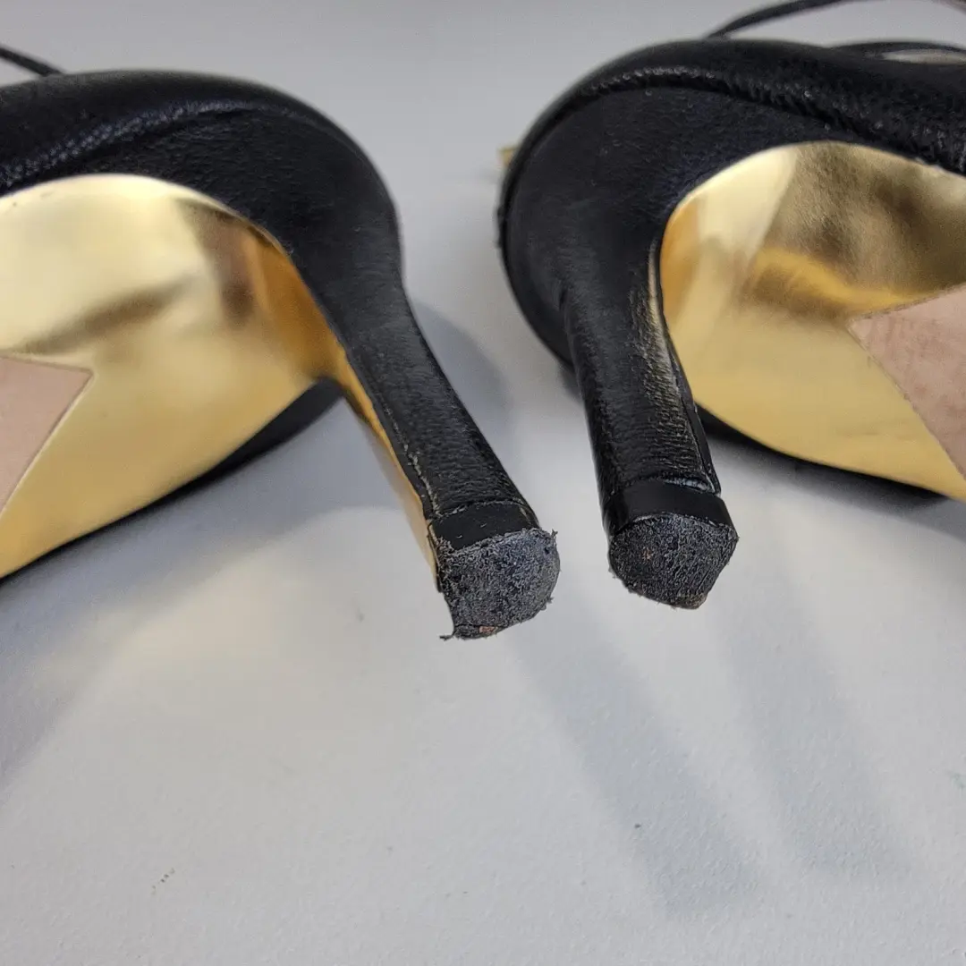 Louise et Cie Lo-Janell 黑色鹅卵石皮革细高跟鞋 3.75 英寸 - 6.5 米-
