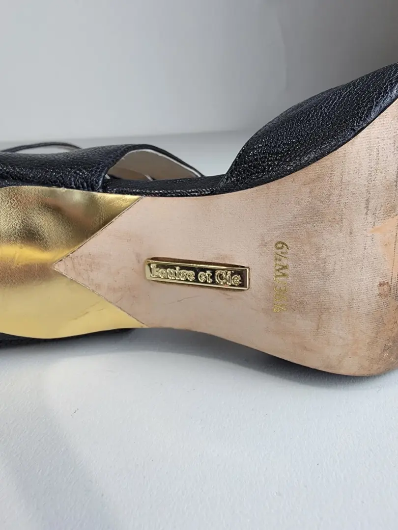Louise et Cie Lo-Janell 黑色鹅卵石皮革细高跟鞋 3.75 英寸 - 6.5 米-
