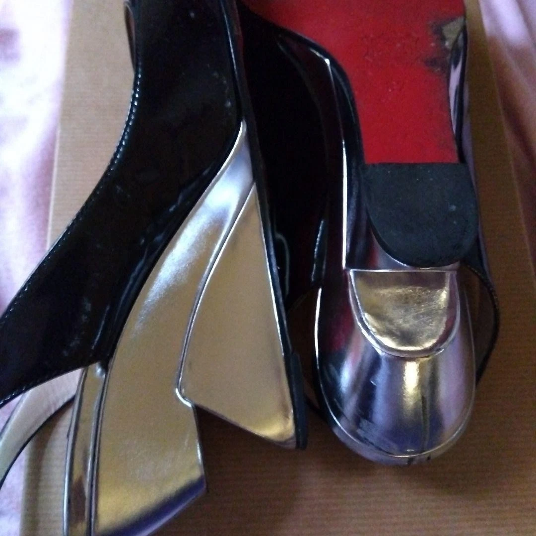 罕见 Christian Louboutin 黑色露跟高跟鞋金属鞋跟尺寸 EU37 / US7-