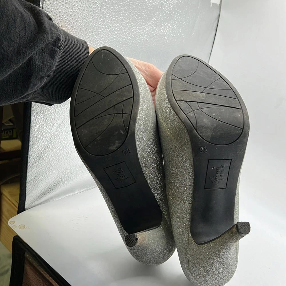 Fioni 一脚蹬高跟鞋高跟鞋细高跟鞋银色闪光女式 9.5 码-