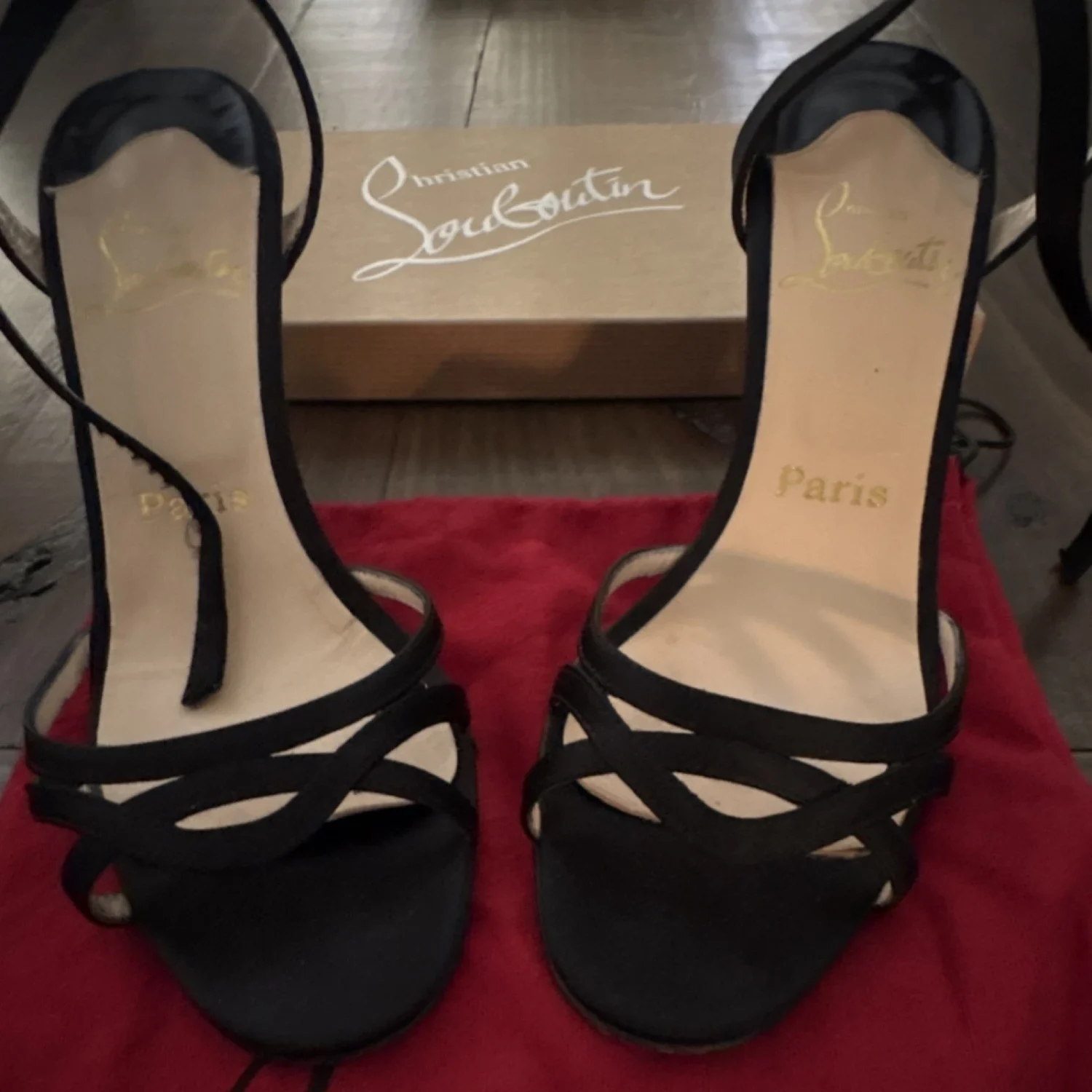 Christian Louboutin 黑色缎面绑带露趾踝带细高跟鞋 7.5-