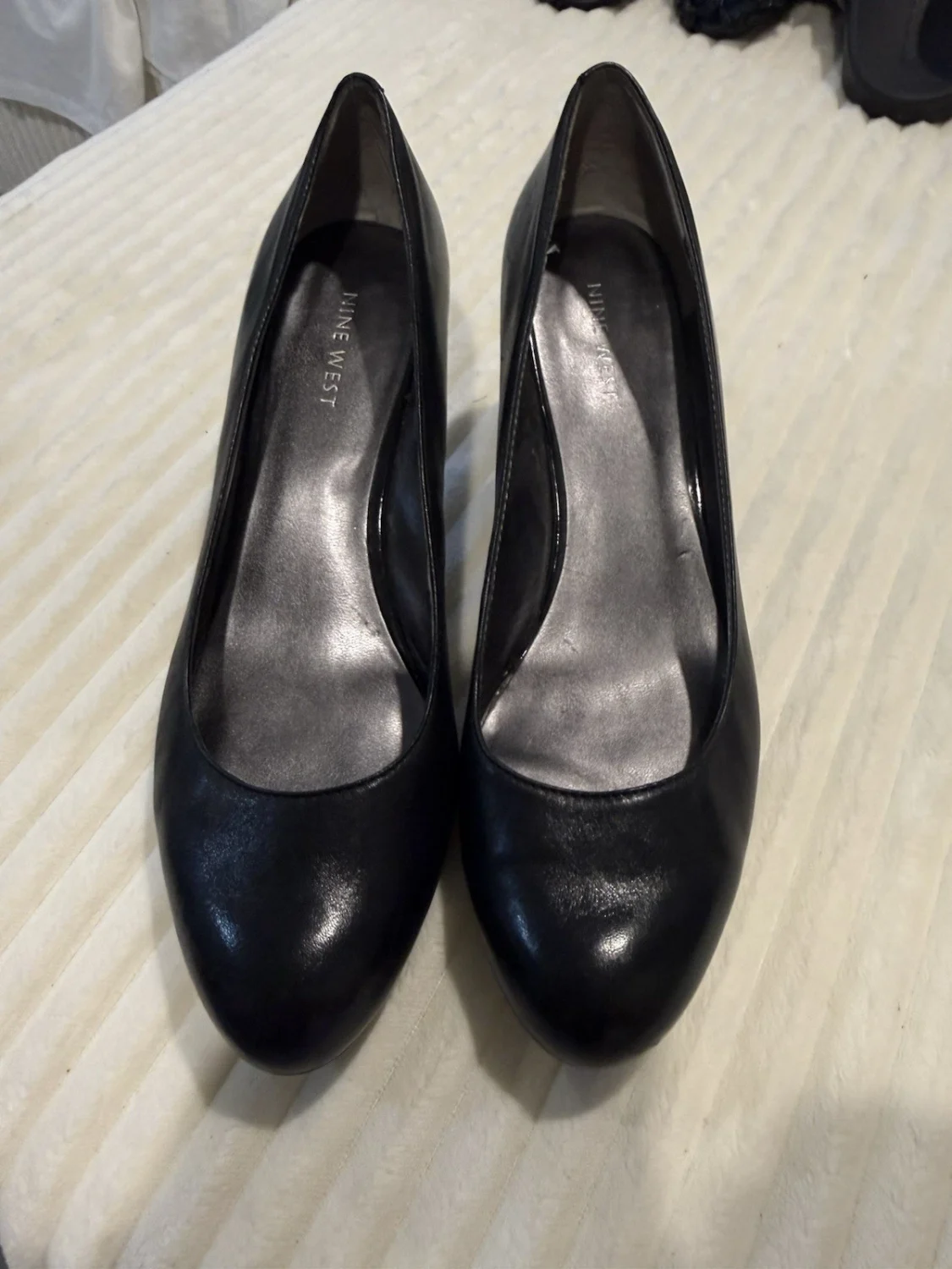 Nine West 女式黑色皮革懒人高跟鞋圆头纯色 8.5 M 码-