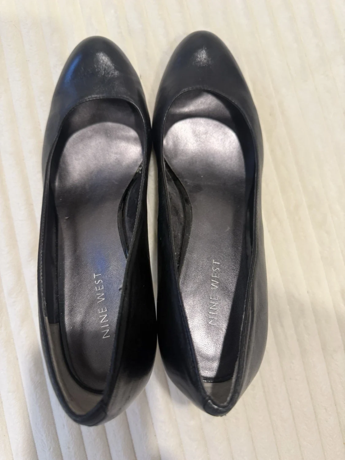 Nine West 女式黑色皮革懒人高跟鞋圆头纯色 8.5 M 码-