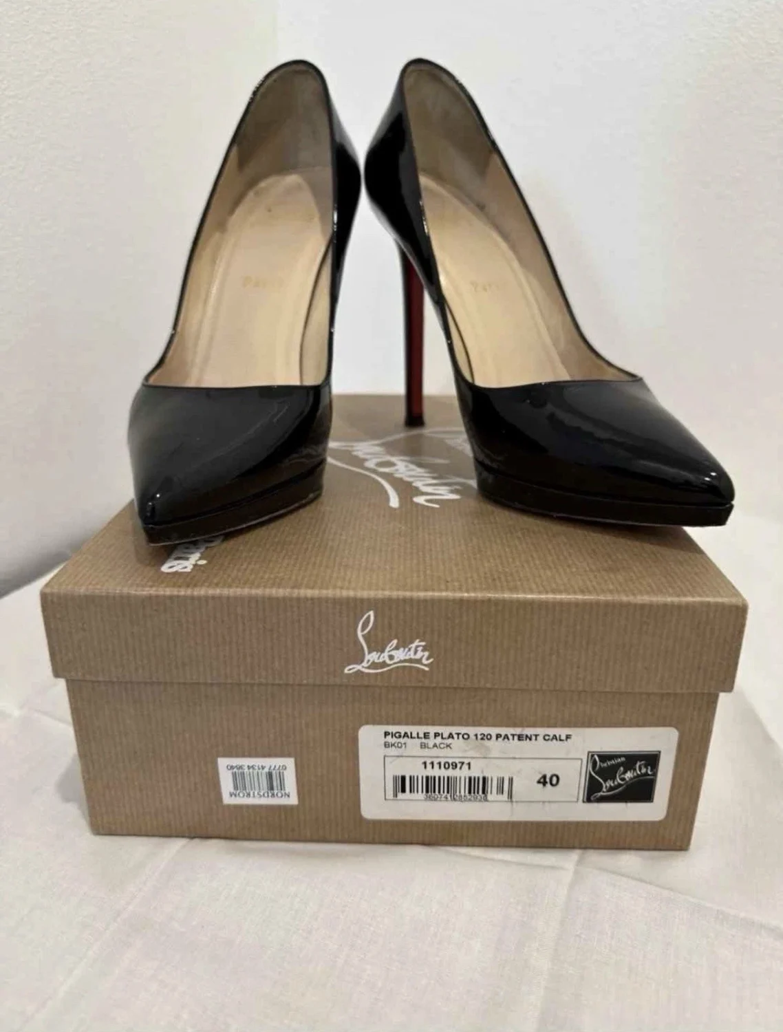 Christian Louboutin 黑色漆皮尖头厚底泵 EU 40-