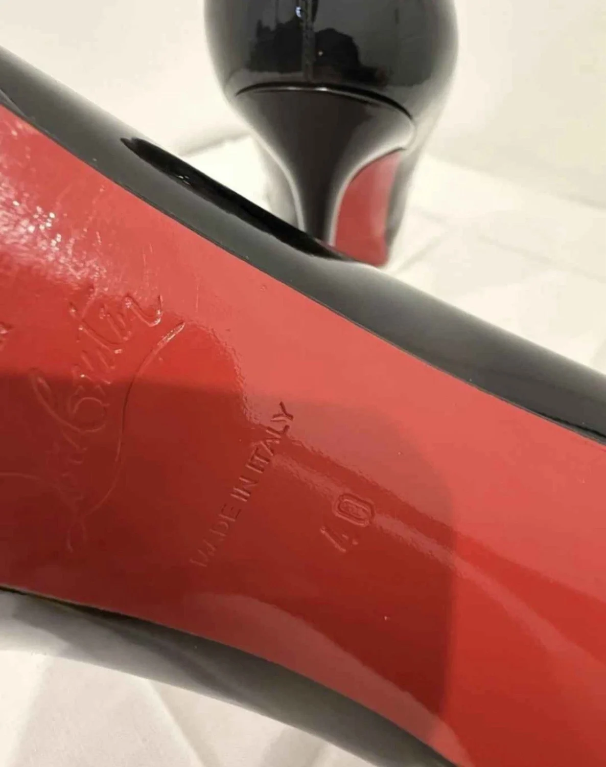 Christian Louboutin 黑色漆皮尖头厚底泵 EU 40-