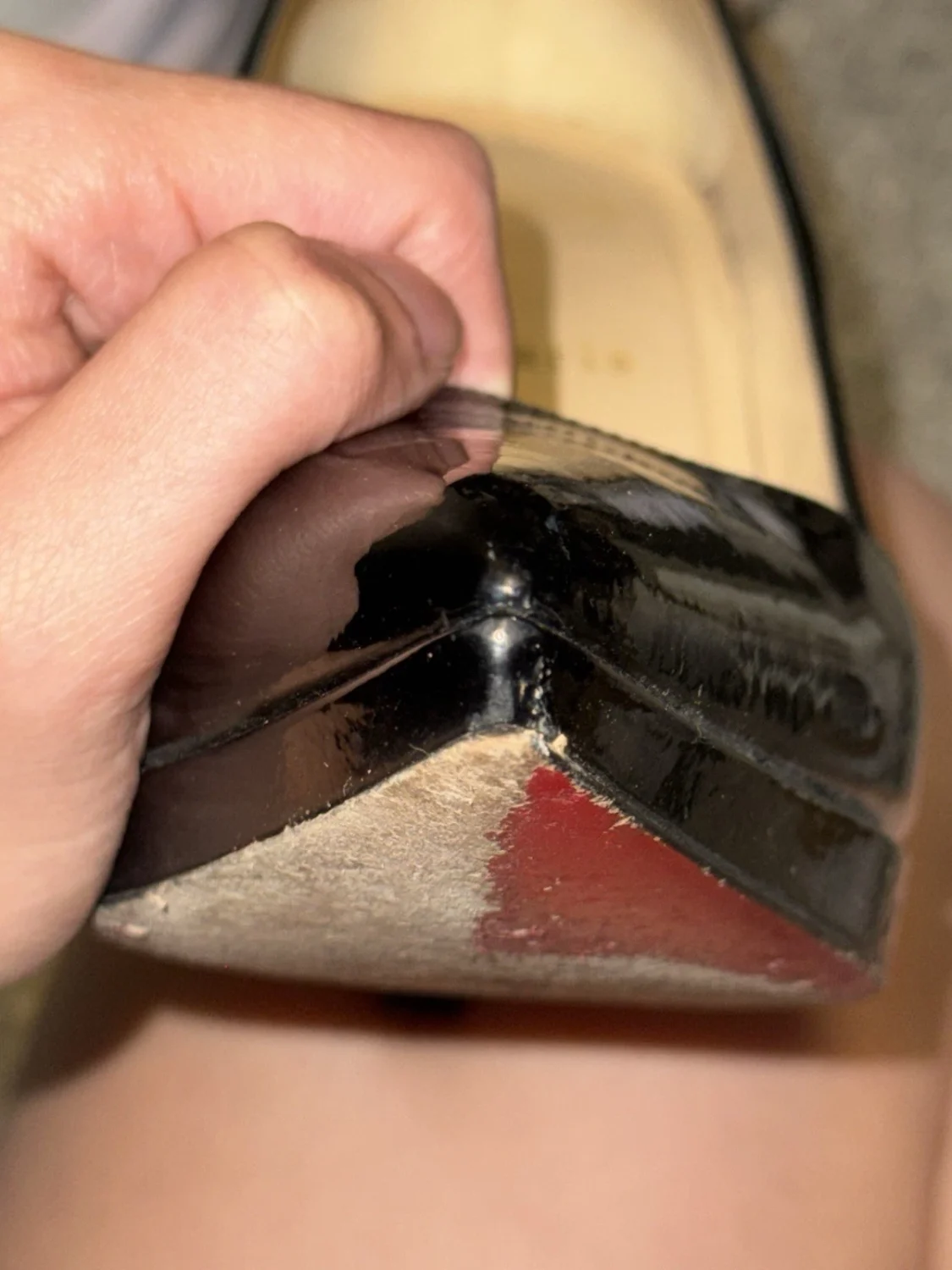 Christian Louboutin 黑色漆皮尖头厚底泵 EU 40-