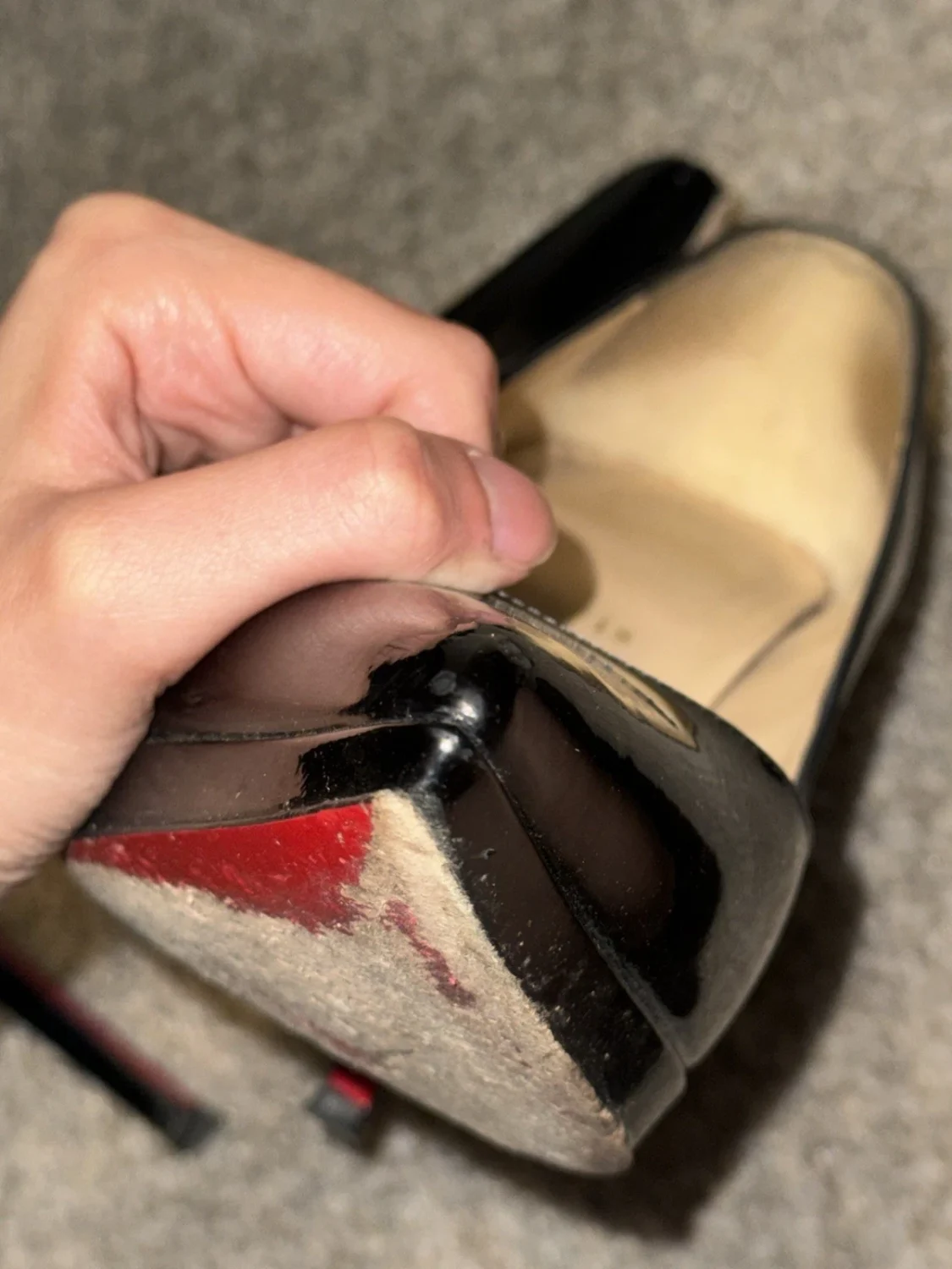 Christian Louboutin 黑色漆皮尖头厚底泵 EU 40-