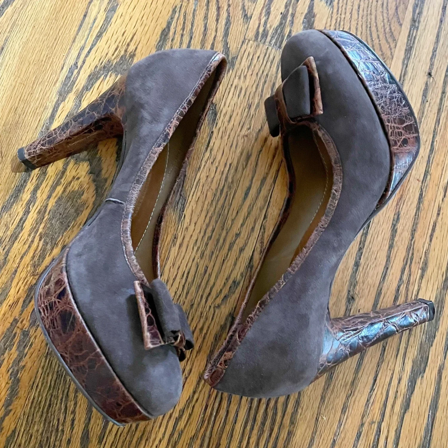 Schuler and Sons Philadelphia Anthropologie 棕色麂皮绒高跟鞋 7 码-
