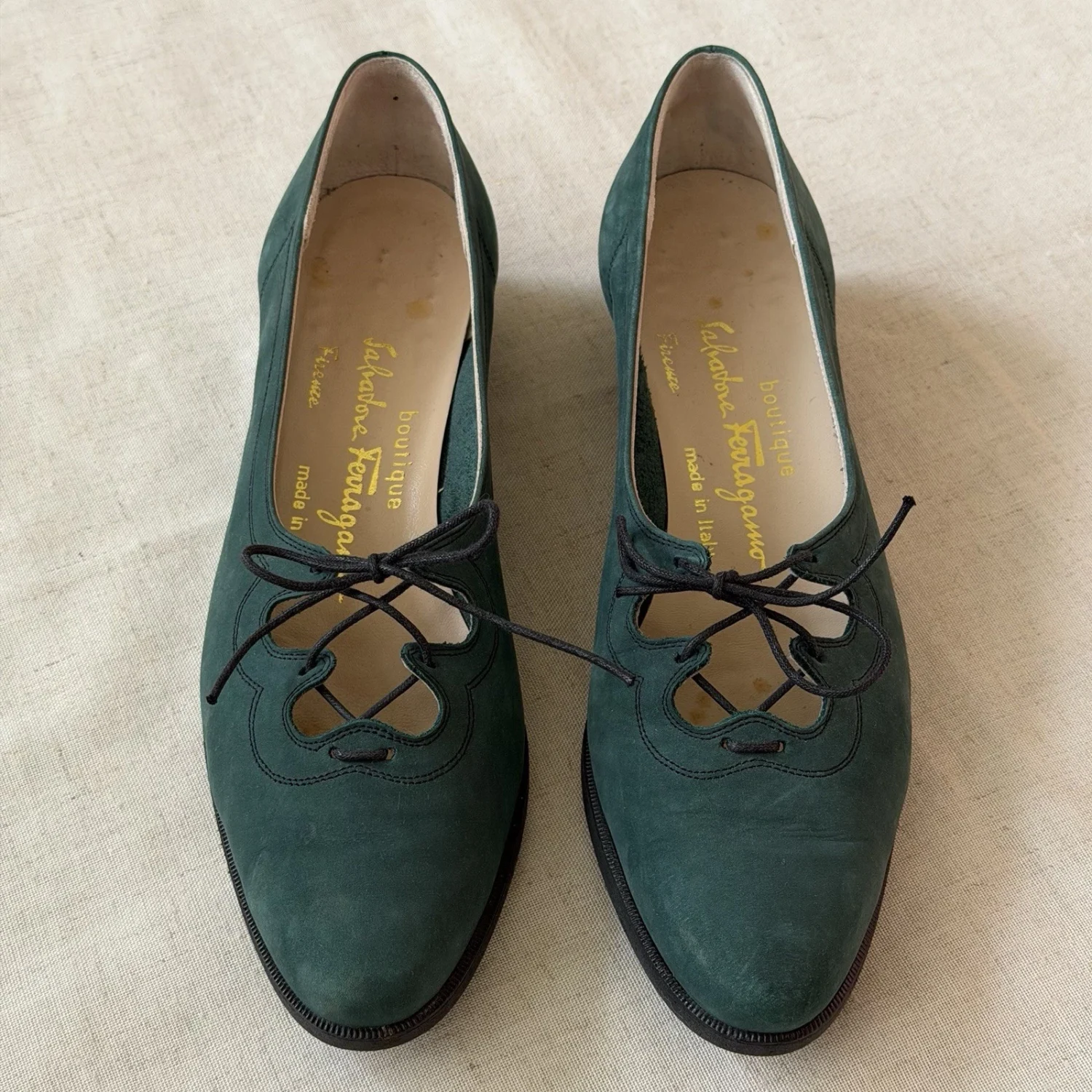 Salvatore Ferragamo 蓝绿色皮革系带泵 7.5 AAA Dark Academia Goblincore-