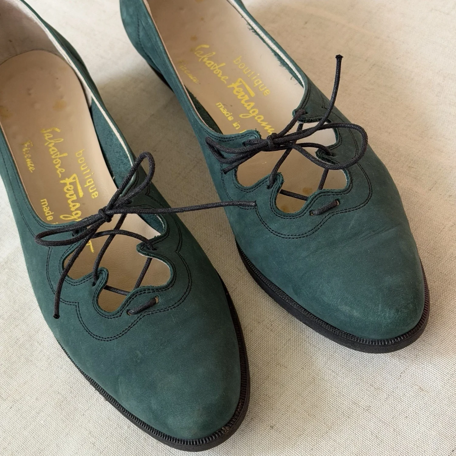Salvatore Ferragamo 蓝绿色皮革系带泵 7.5 AAA Dark Academia Goblincore-
