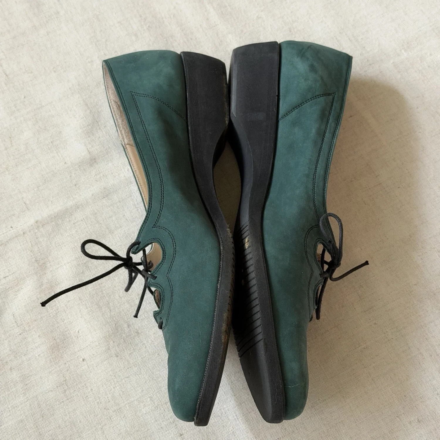 Salvatore Ferragamo 蓝绿色皮革系带泵 7.5 AAA Dark Academia Goblincore-