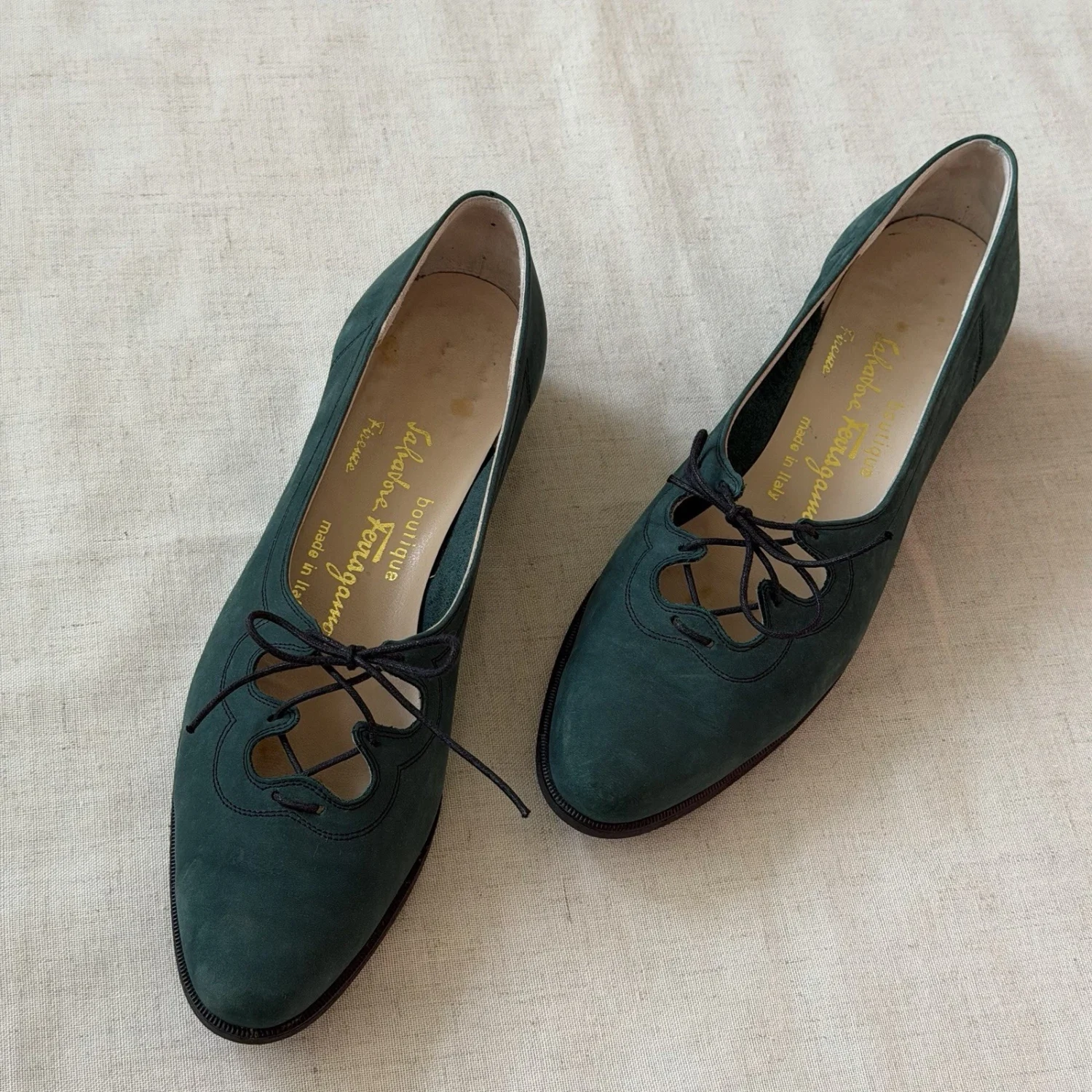 Salvatore Ferragamo 蓝绿色皮革系带泵 7.5 AAA Dark Academia Goblincore-