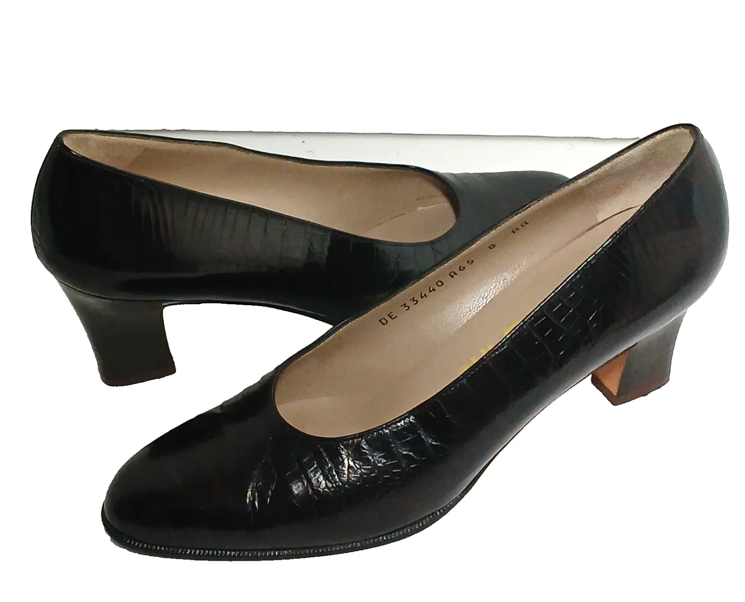 Ferragamo 深棕色鳄鱼浮雕 Leathe 高跟鞋 尺码 8 AA-