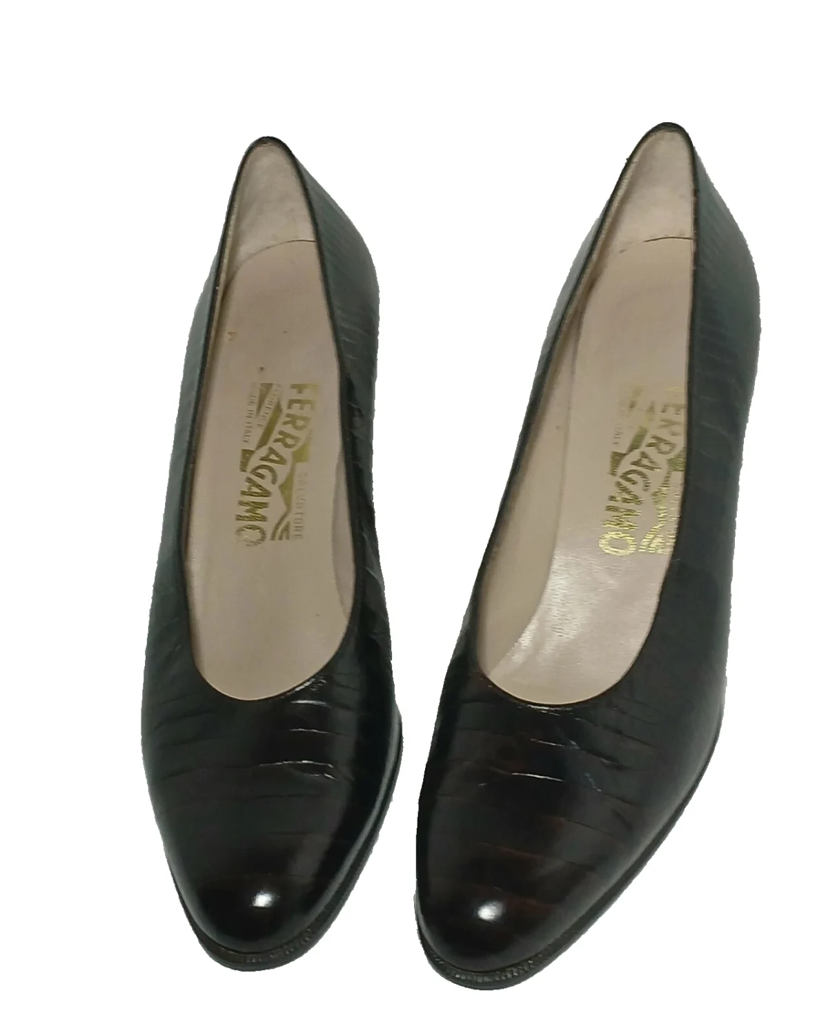 Ferragamo 深棕色鳄鱼浮雕 Leathe 高跟鞋 尺码 8 AA-
