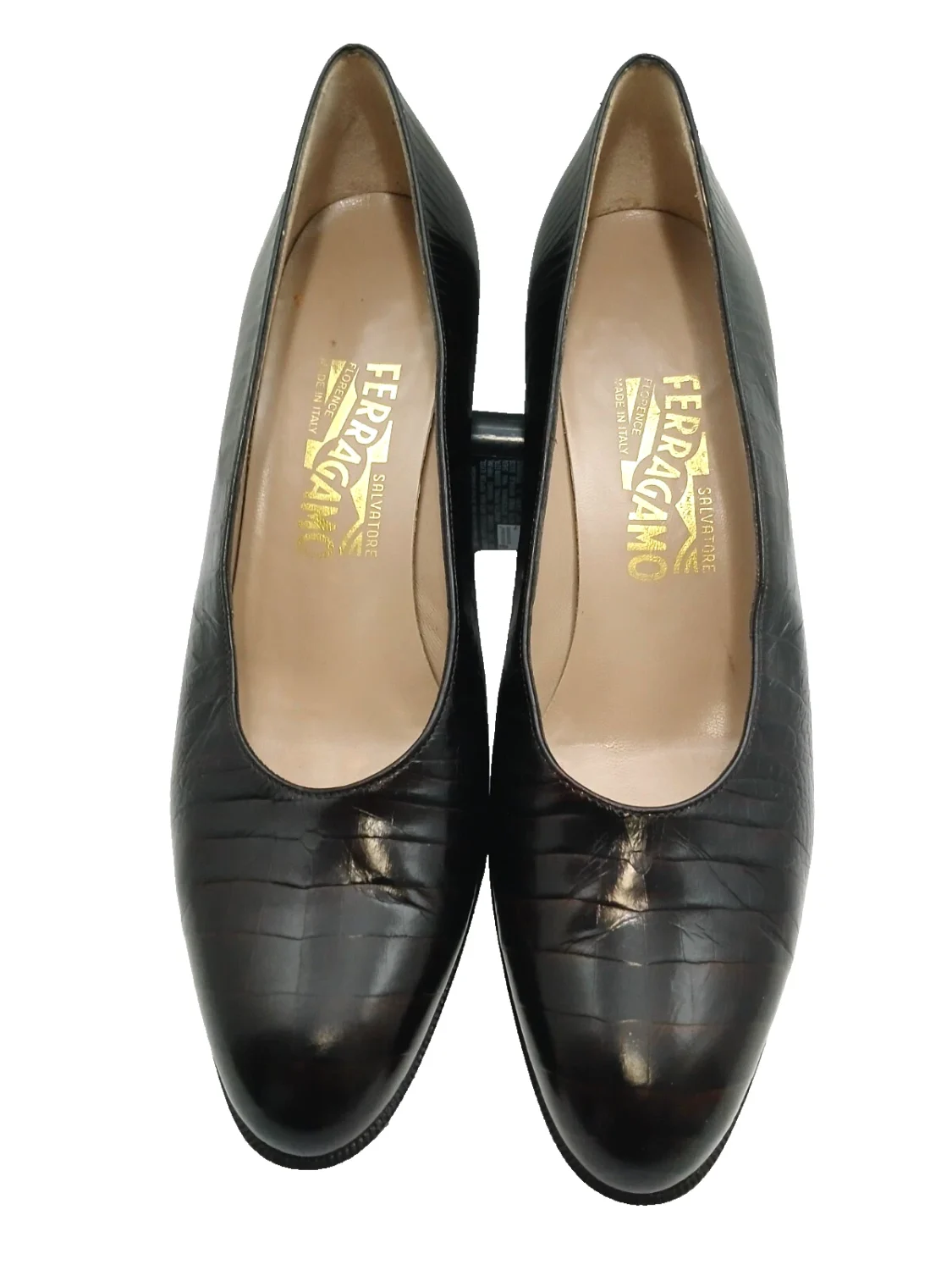 Ferragamo 深棕色鳄鱼浮雕 Leathe 高跟鞋 尺码 8 AA-