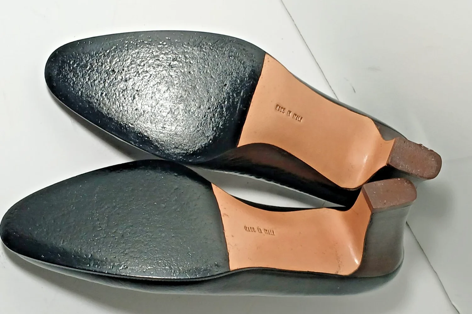 Ferragamo 深棕色鳄鱼浮雕 Leathe 高跟鞋 尺码 8 AA-