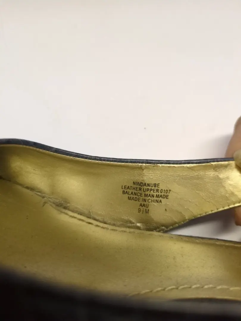 Nine West 9.5 米蓝色皮革蛇皮鞋面带棕色麂皮绒厚底 4.25 英寸楔形鞋 -