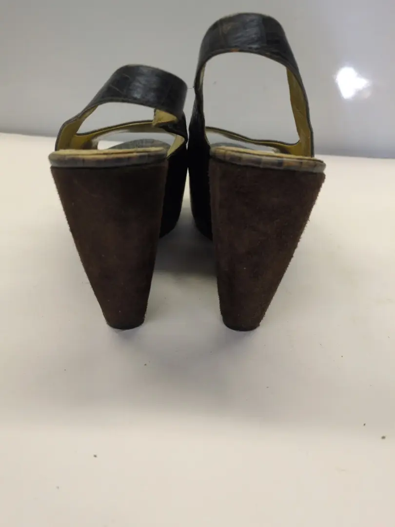 Nine West 9.5 米蓝色皮革蛇皮鞋面带棕色麂皮绒厚底 4.25 英寸楔形鞋 -