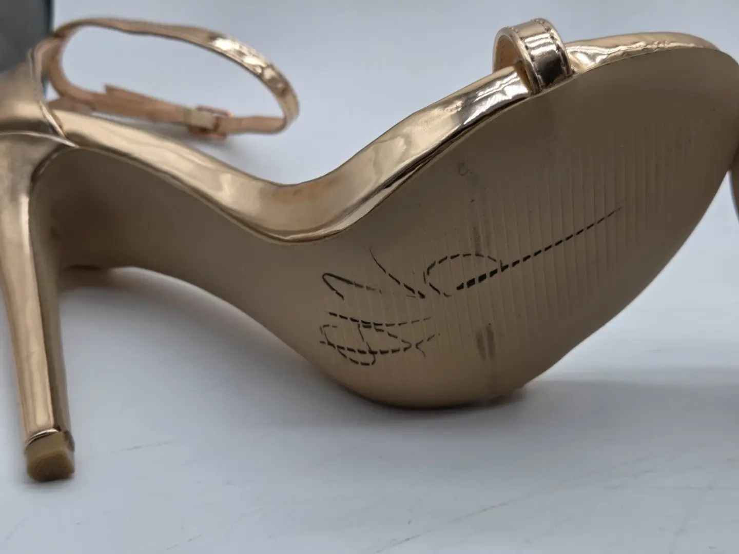 Shoedazzle 玫瑰金金属绑带高跟鞋女式 6 码踝带-
