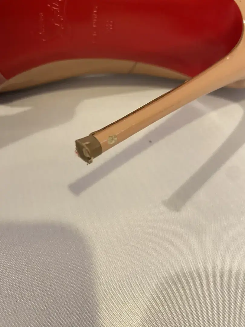 Christian Louboutin 高跟鞋 全新 Very Prive 120 专利腮红 米色 裸色 EU 38/US 8-
