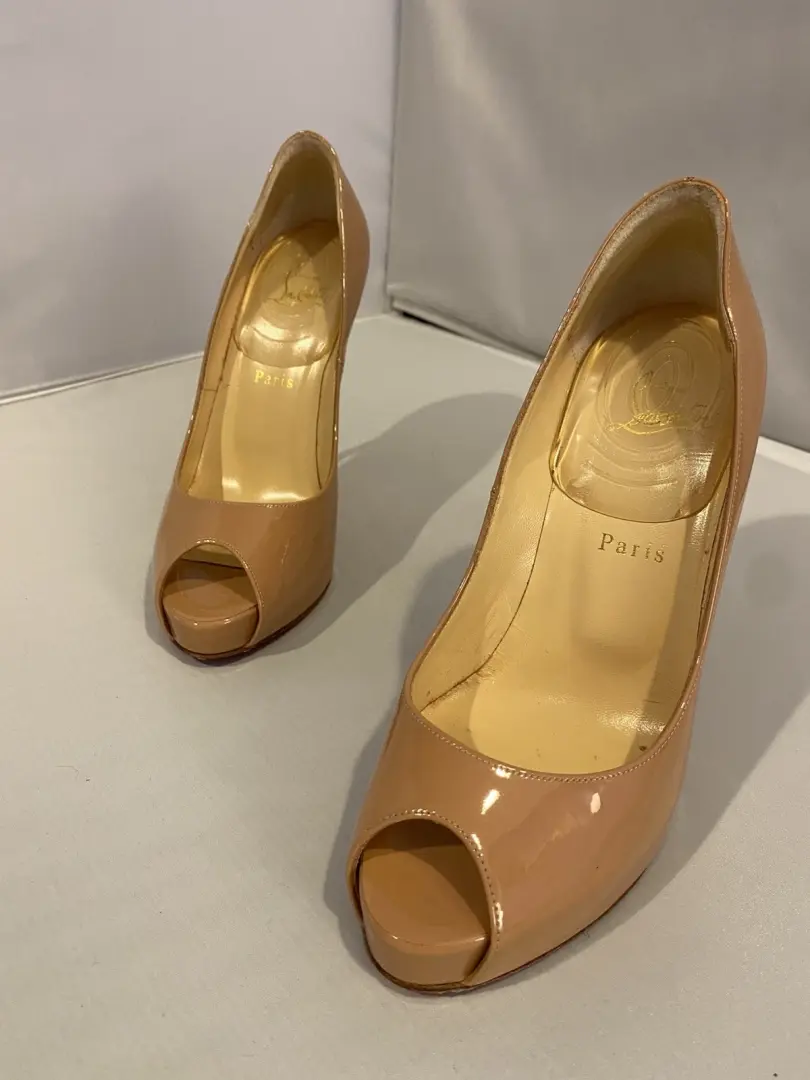 Christian Louboutin 高跟鞋 全新 Very Prive 120 专利腮红 米色 裸色 EU 38/US 8-