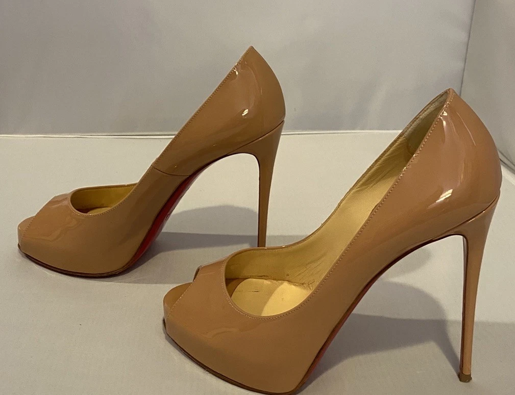Christian Louboutin 高跟鞋 全新 Very Prive 120 专利腮红 米色 裸色 EU 38/US 8-