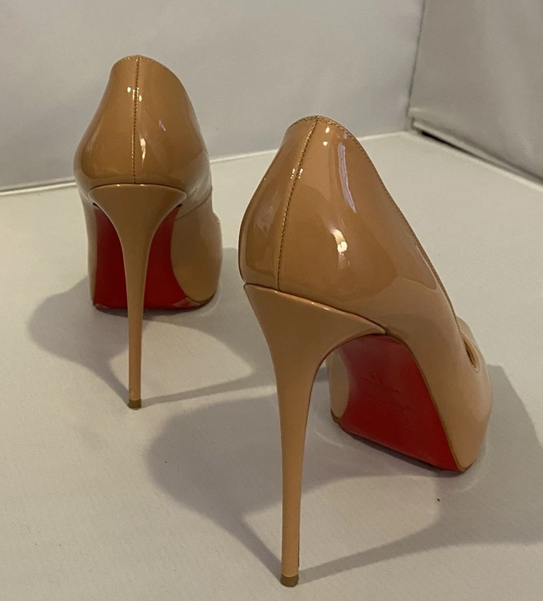 Christian Louboutin 高跟鞋 全新 Very Prive 120 专利腮红 米色 裸色 EU 38/US 8-