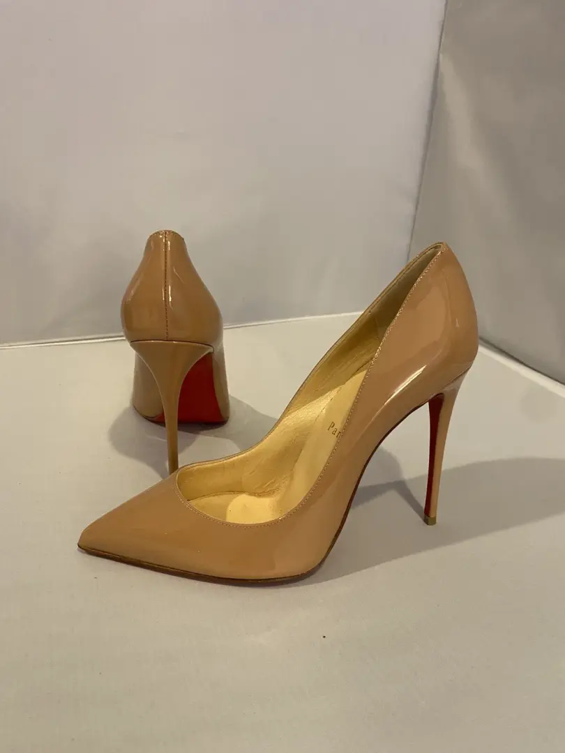 Christian Louboutin Kate 100 毫米鞋跟 - 腮红米色专利 38 EU/8 US-