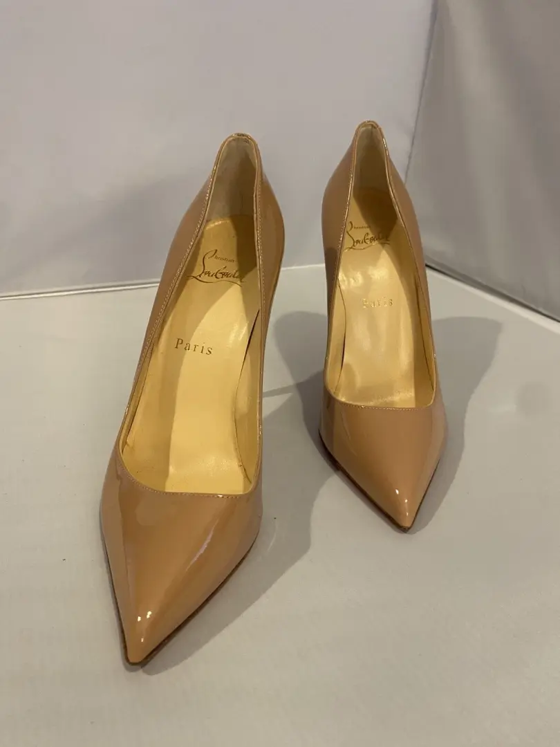 Christian Louboutin Kate 100 毫米鞋跟 - 腮红米色专利 38 EU/8 US-