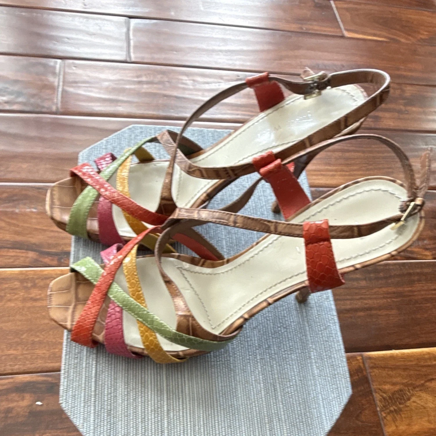 Nine West 多色绑带皮革细高跟鞋扣露趾女式 8.5 码-