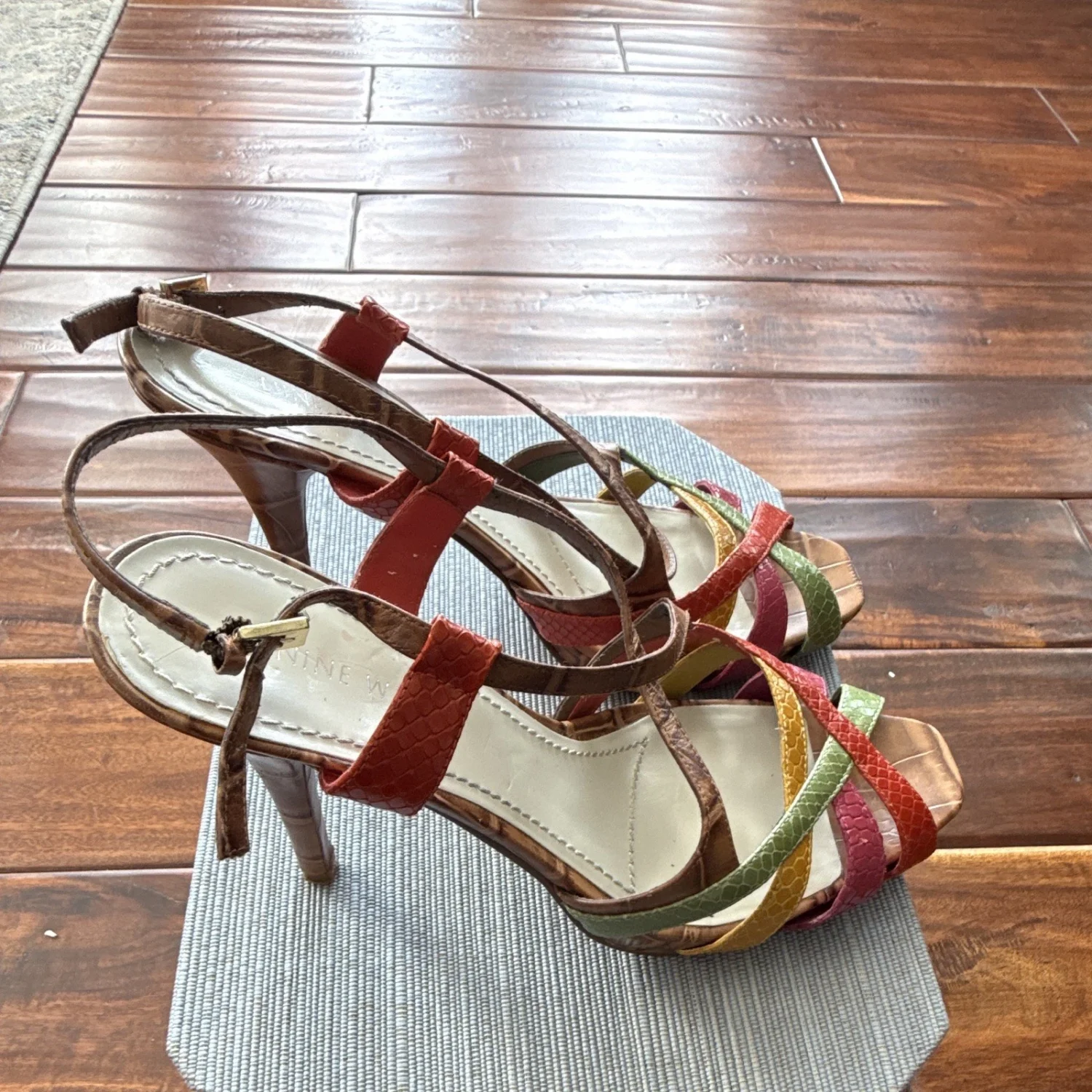 Nine West 多色绑带皮革细高跟鞋扣露趾女式 8.5 码-