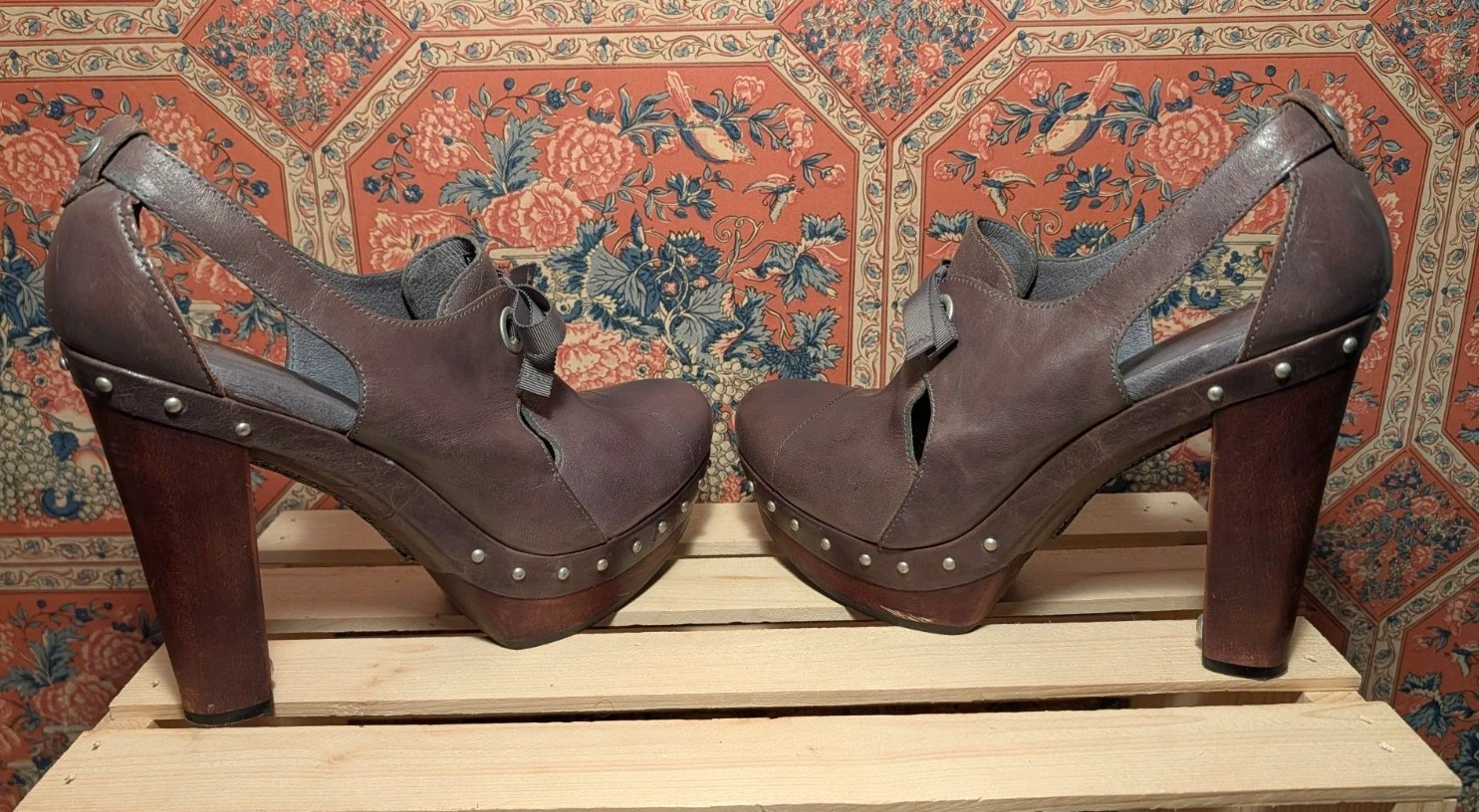 UGG Celestina 皮革铆钉厚底高跟鞋带剪绒鞋垫 11 码 EU 42-