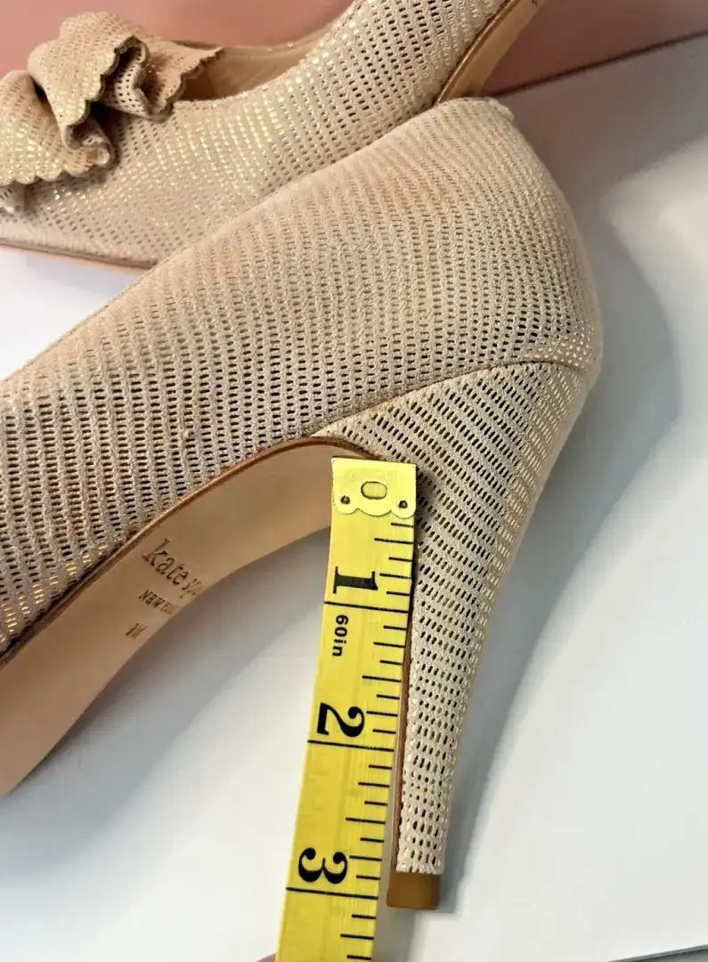 Kate Spade Alessia Ruffle 高跟鞋腮红女式 6.5 码-