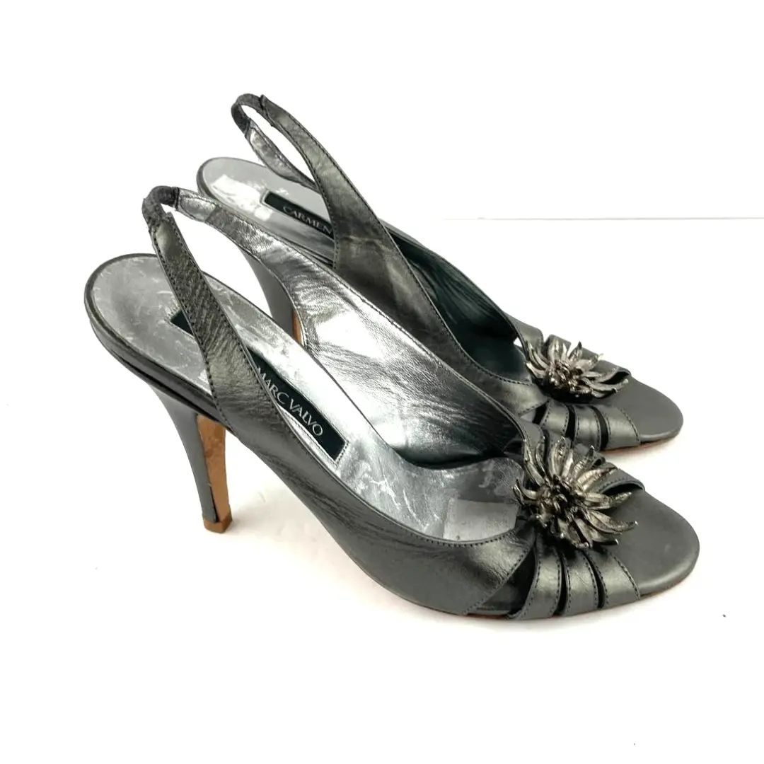 Carmen Marc Valvo 灰色高跟鞋金属色 6.5 码金属花卉中心-