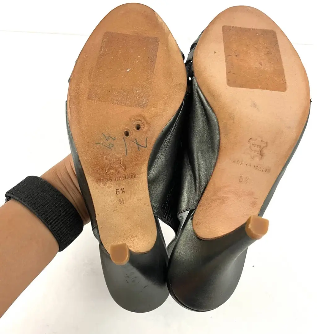 Carmen Marc Valvo 灰色高跟鞋金属色 6.5 码金属花卉中心-