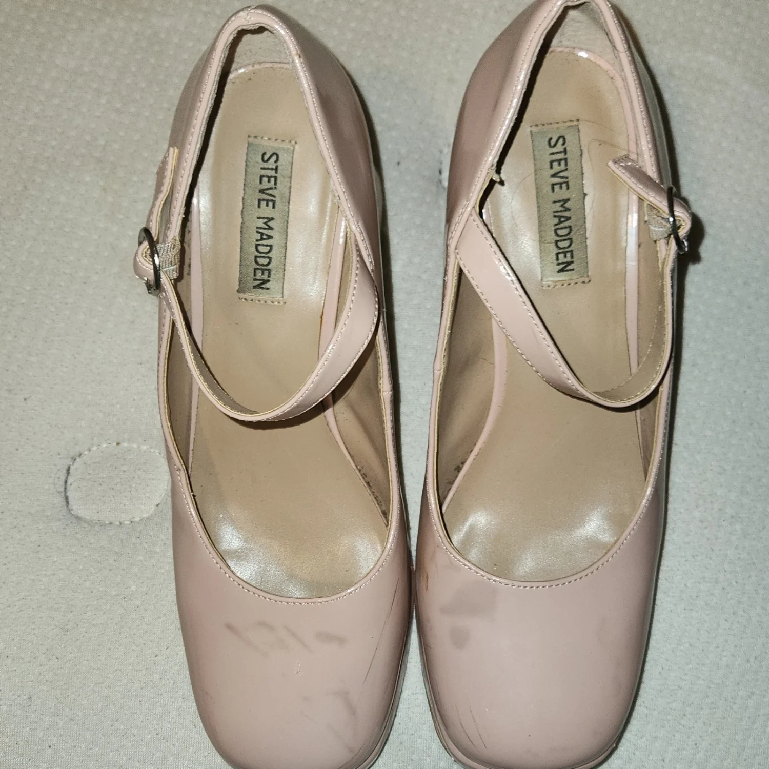 Steve Madden 米色漆皮粗跟高跟鞋女式 9 码-