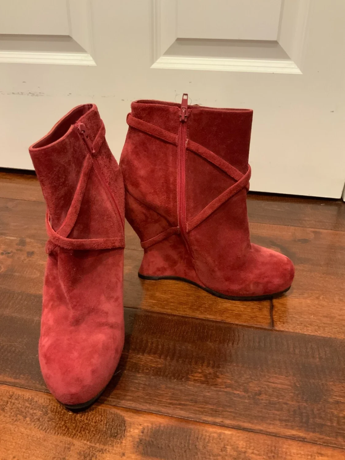 Bottega Venetta 红色麂皮绒皮革楔形高跟鞋,尺寸 40 | 10-