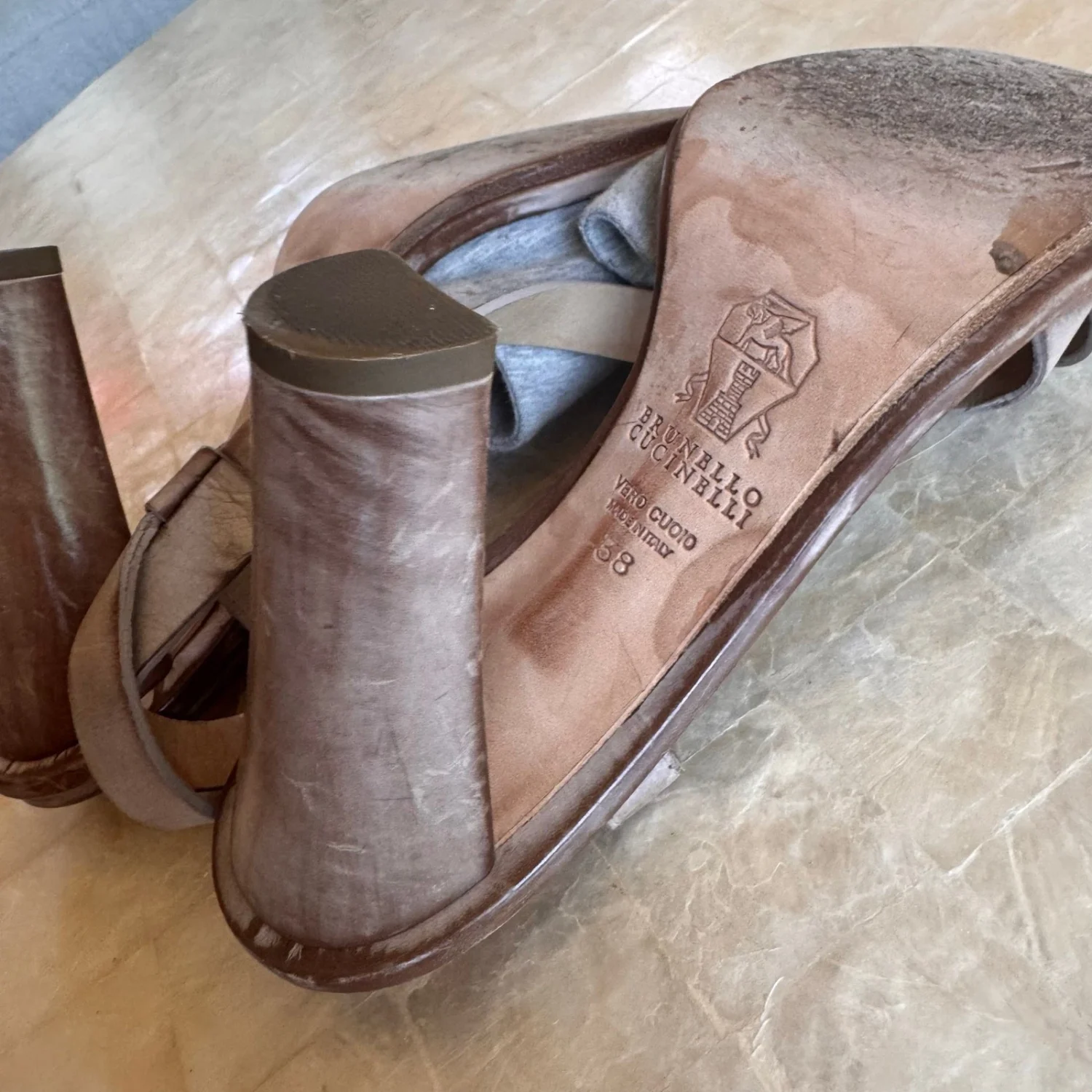 Brunello Cucinelli 凉鞋高跟鞋舒适绑带皮革中性色 8 码-