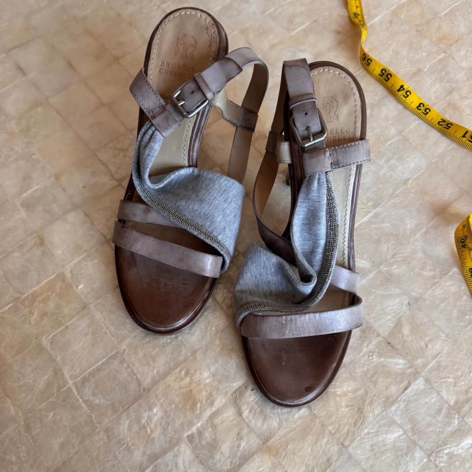 Brunello Cucinelli 凉鞋高跟鞋舒适绑带皮革中性色 8 码-