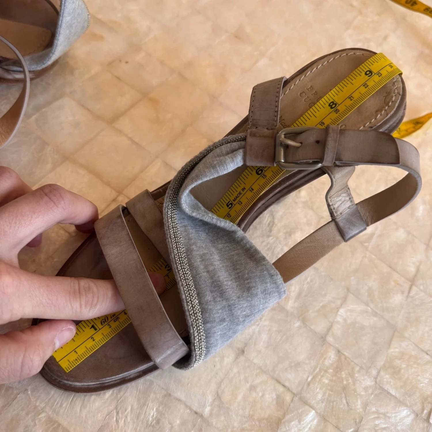 Brunello Cucinelli 凉鞋高跟鞋舒适绑带皮革中性色 8 码-