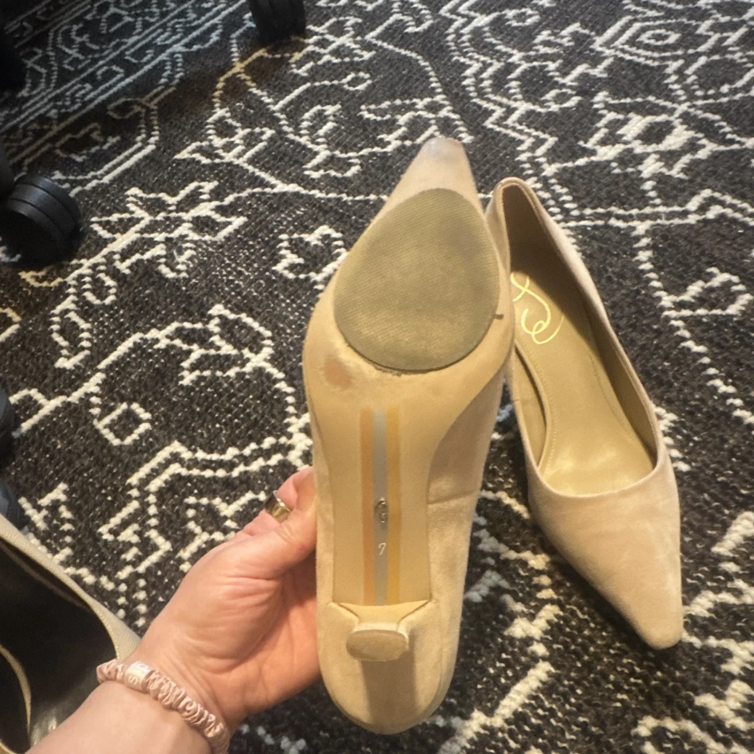 Sam Edelman 女式麂皮绒高跟鞋懒人尖头米色标志口音 US 7-