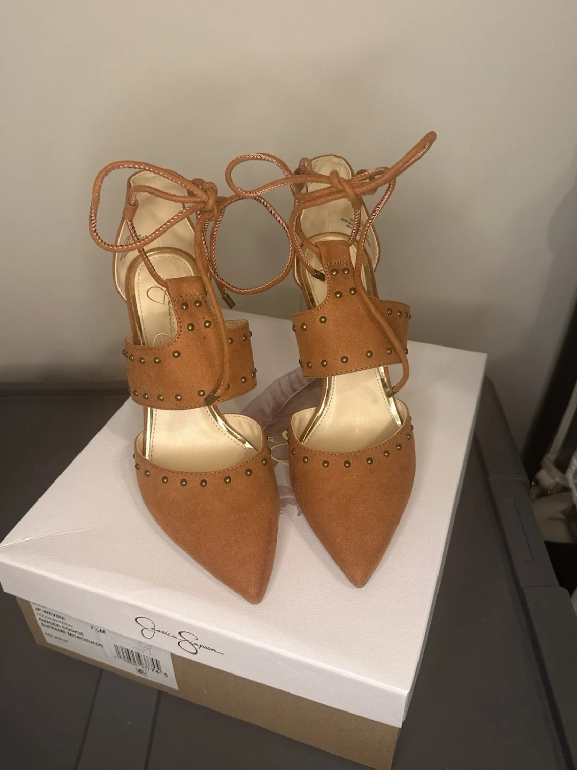 Jessica Simpson 棕色微绒面革绑带尖头高跟鞋 7.5 米-