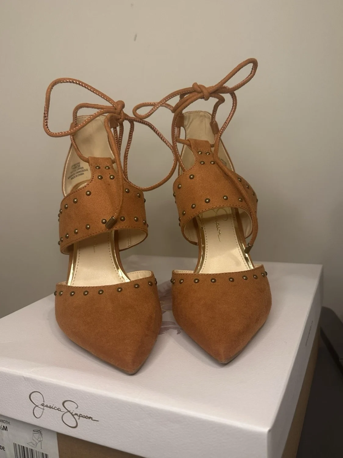 Jessica Simpson 棕色微绒面革绑带尖头高跟鞋 7.5 米-