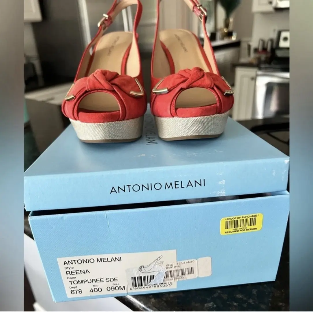 Antonio Melani女式Tompuree楔形鞋-