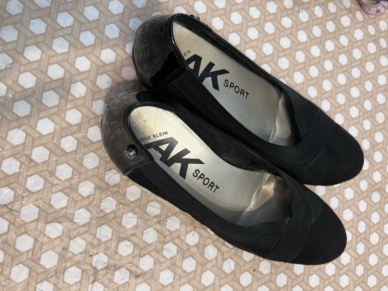 女式 Anne Klein 运动 (AK) 尺码 6.5M 黑色楔形高跟鞋-