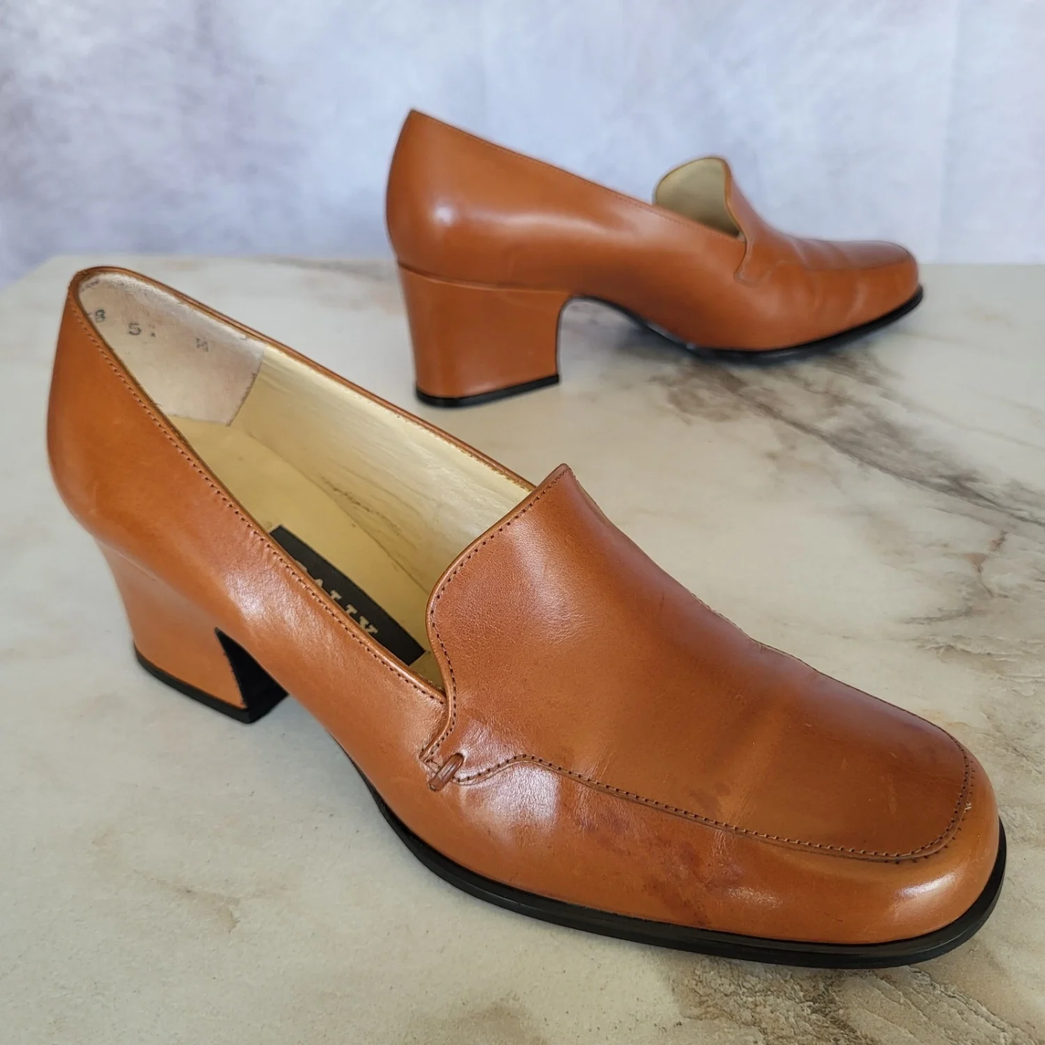 Bally NINNA 焦糖高跟乐福鞋皮革女式 5 码-
