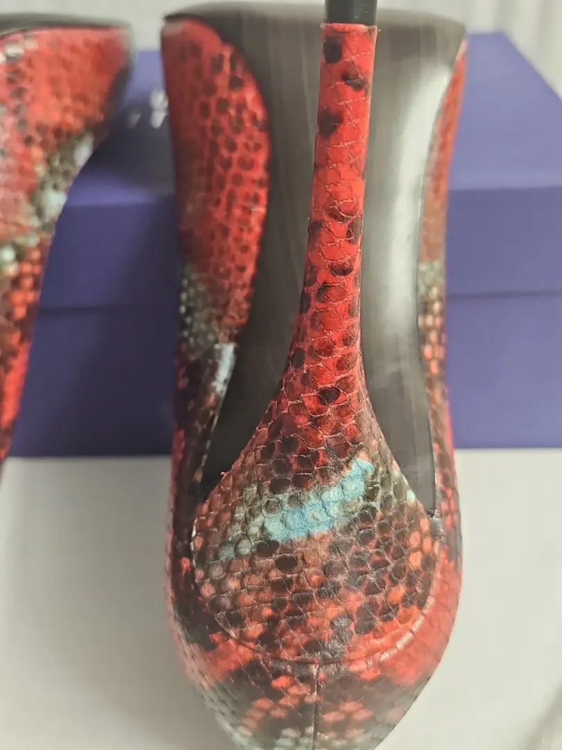 Stuart Weitzman Naughty 系列尺寸 12W Carni Painted Python - 华丽 -